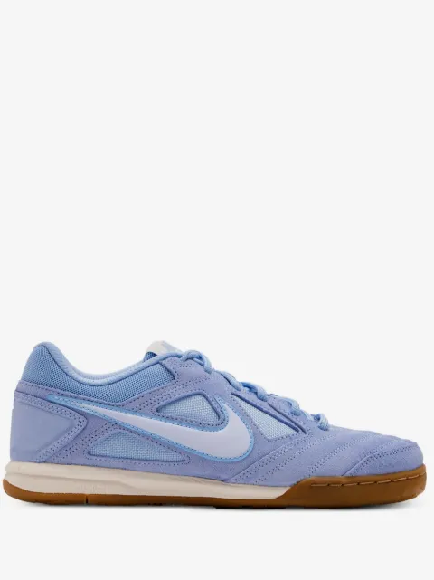 Nike Tênis de camurça com recortes