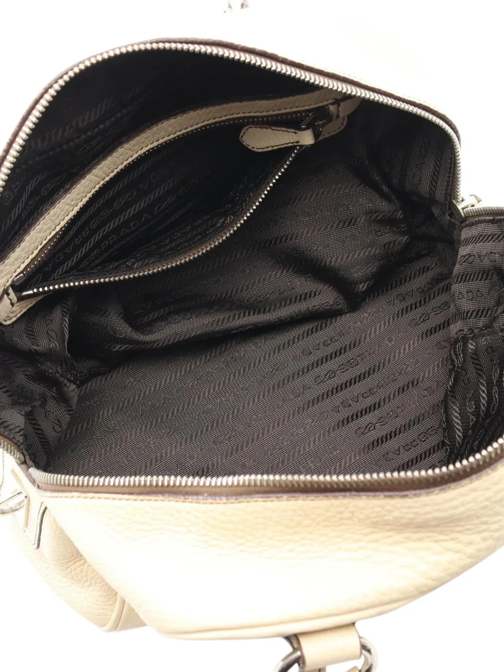 Pre-owned Prada 2000-2025 Vitello Daino Handbag In White