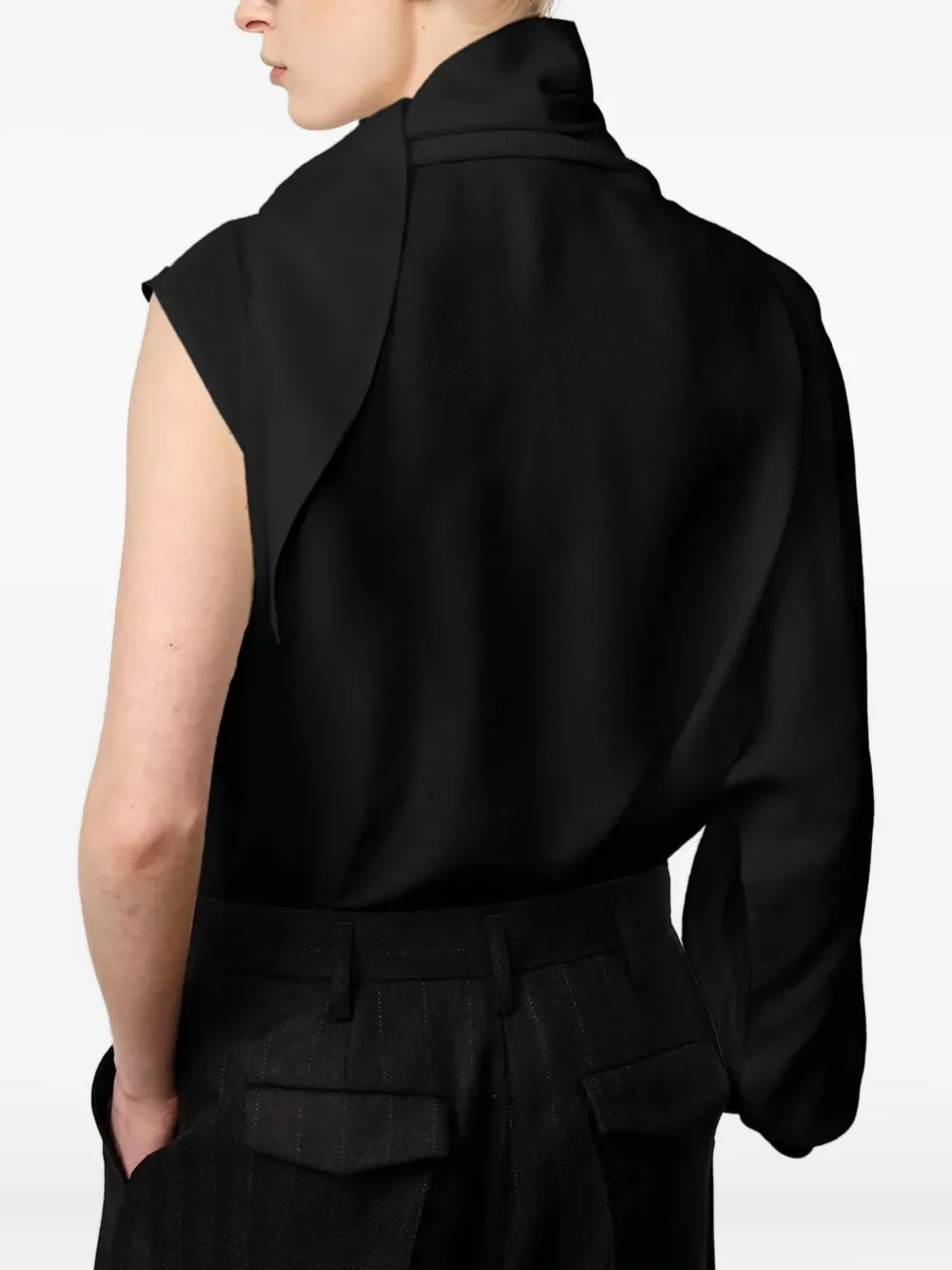 HERSKIND one-sleeve asymmetric blouse - Zwart