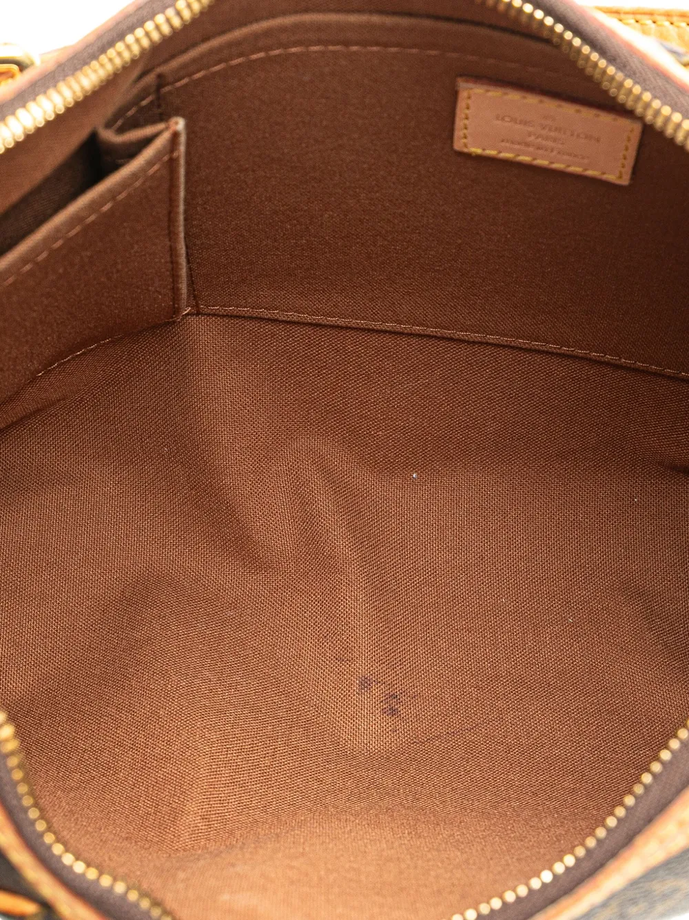 Pre-owned Louis Vuitton 2009 Monogram Thames Gm Shoulder Bag In Brown