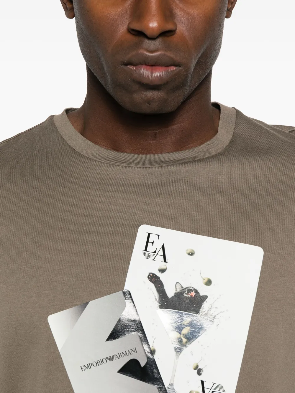 Emporio Armani T-shirt met grafische print Bruin