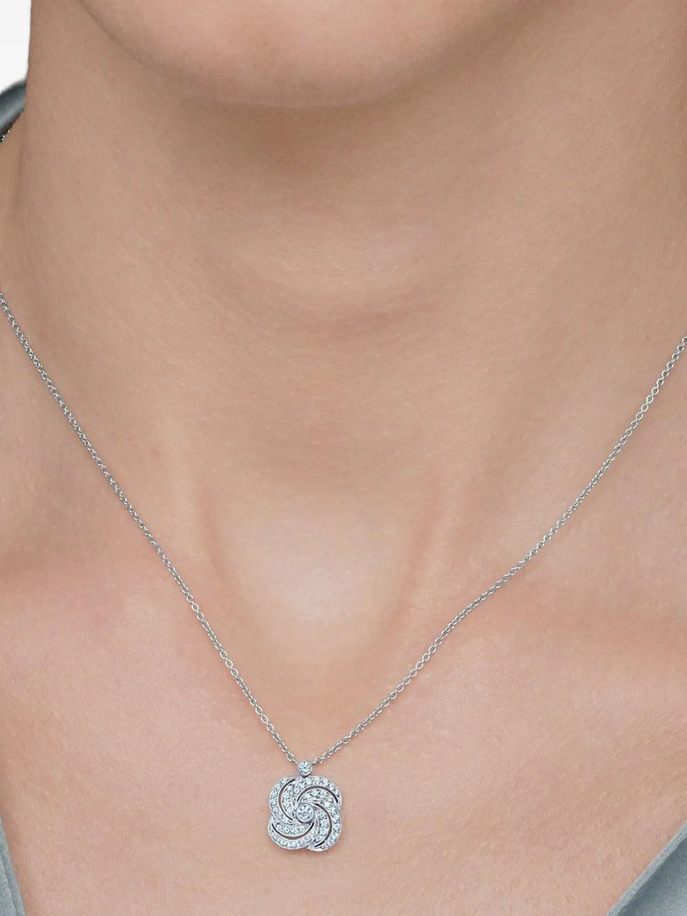 Kwiat 18k White Gold Splendor Clover Swirl Diamond Pendant Necklace In Metallic
