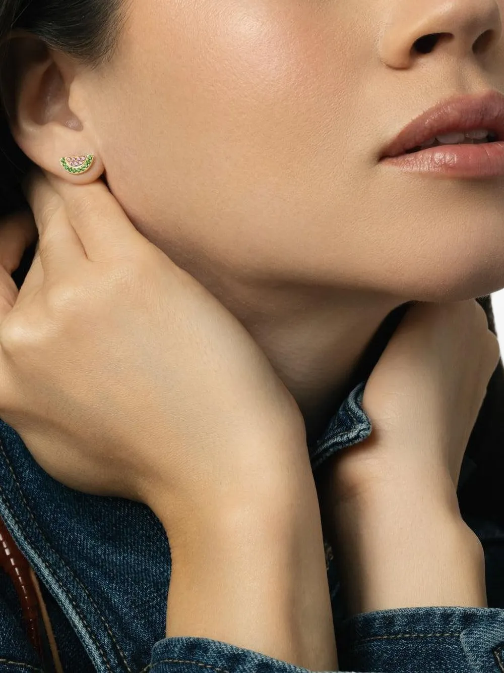 ROBINSON PELHAM aretes Watermelon en oro amarillo de 14kt con tsavorita | Joyas de lujo | Image 2