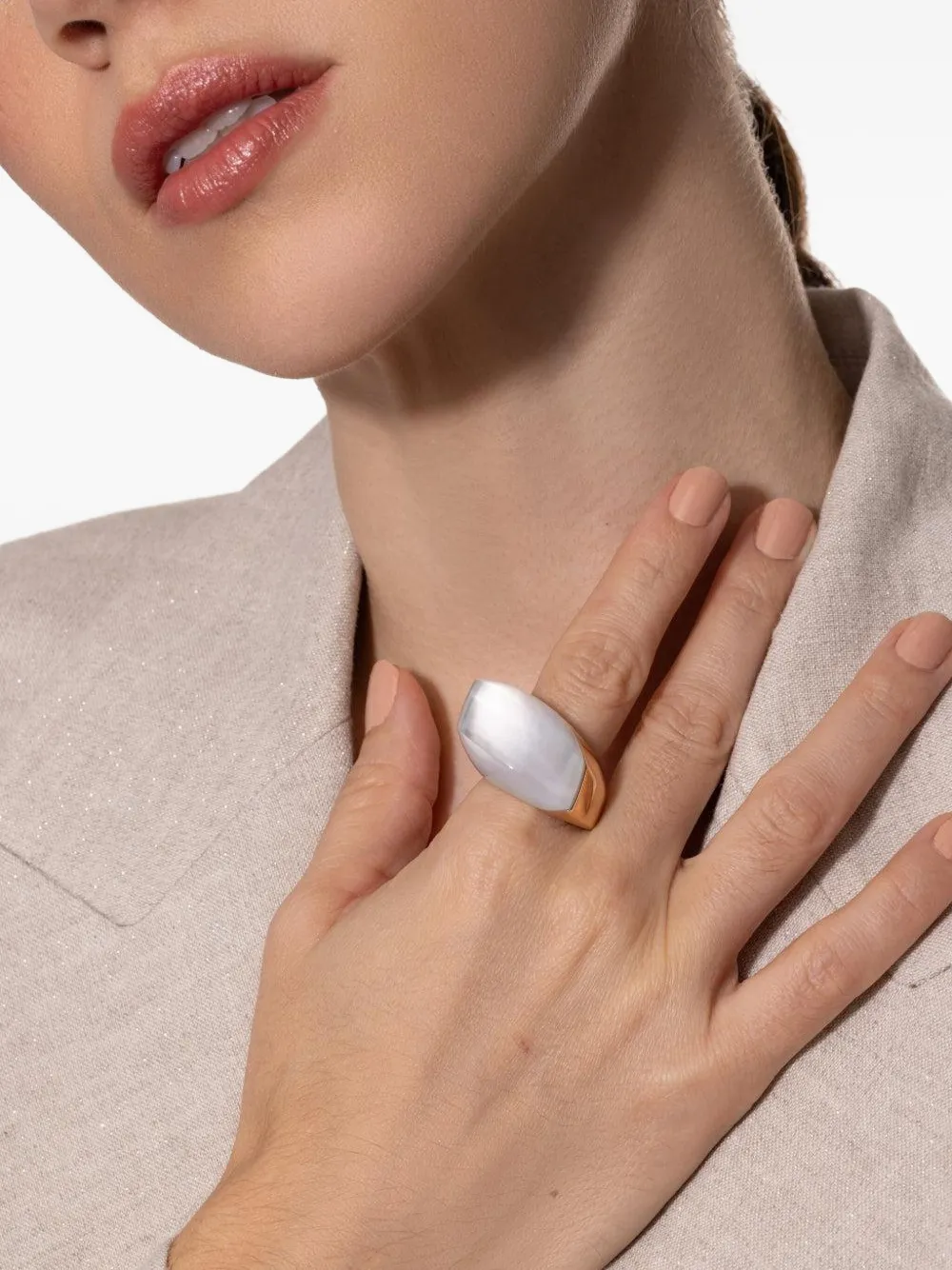 VHERNIER 18kt Aladino Rotgoldring mit Perlmutt | Image 2