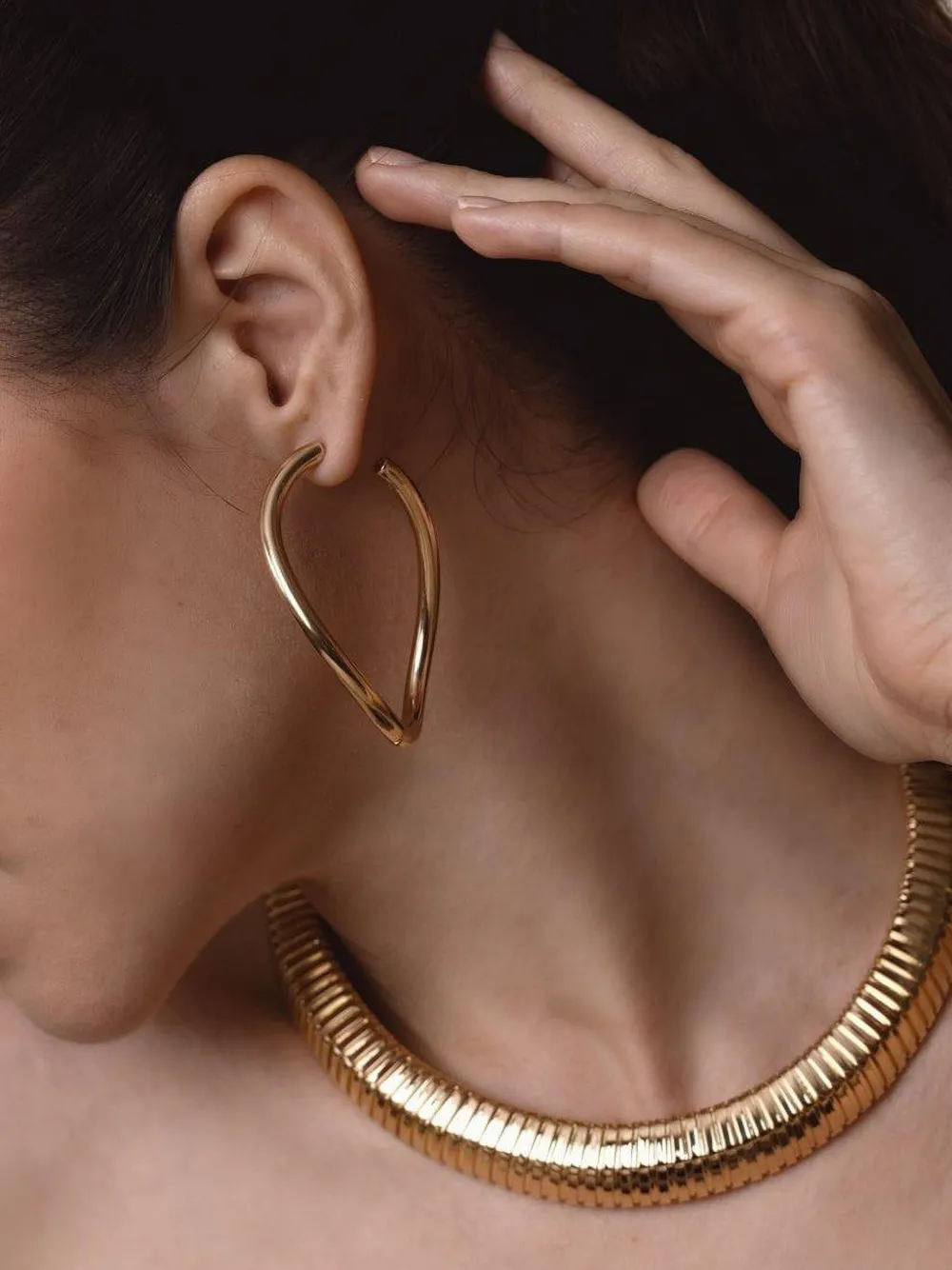 Sidney Garber 18kt Yellow Gold Curved Opal Hoops In Gold