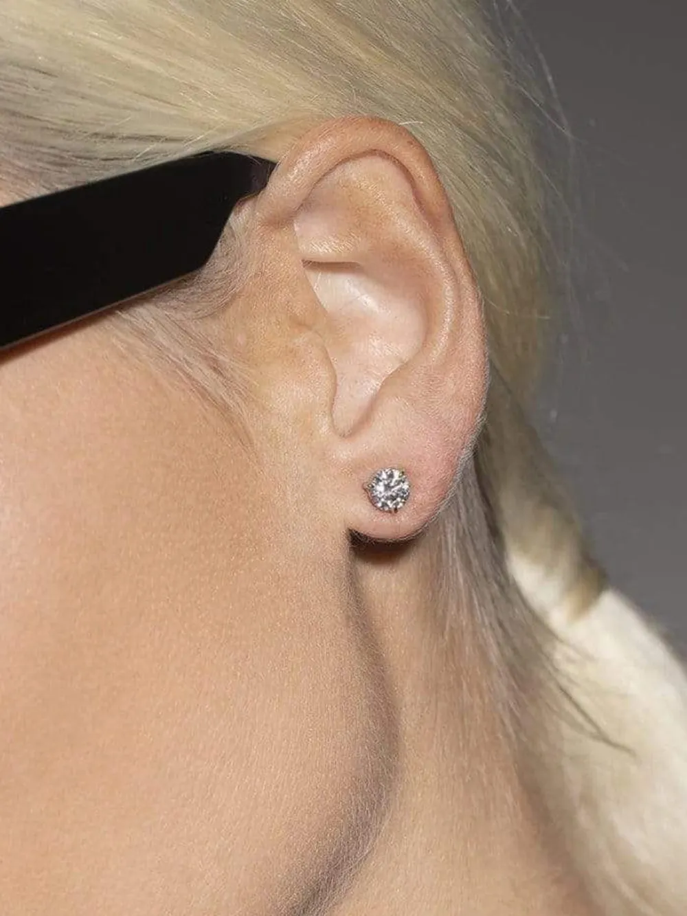  Kwiat Platinum Round Diamond Earrings - Silver 
