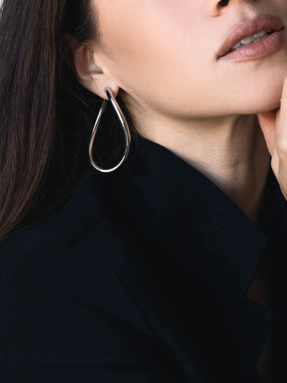 Sidney Garber 18k White Gold Opal Curved Hoop Earrings In Metallic