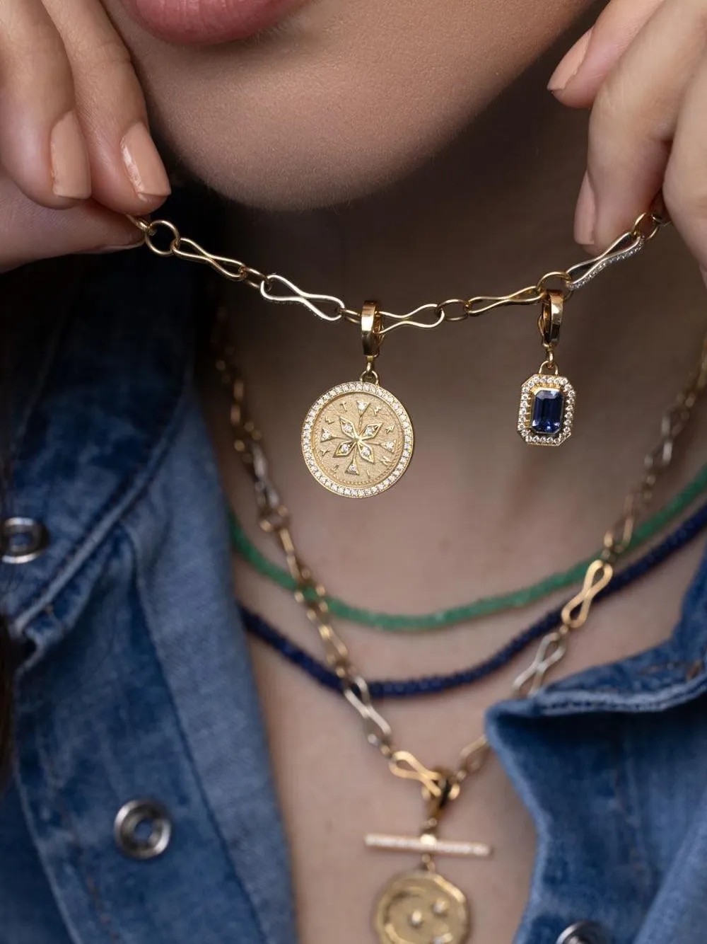  Azlee 18k Yellow Gold Small Compass Coin Diamond Pendant 