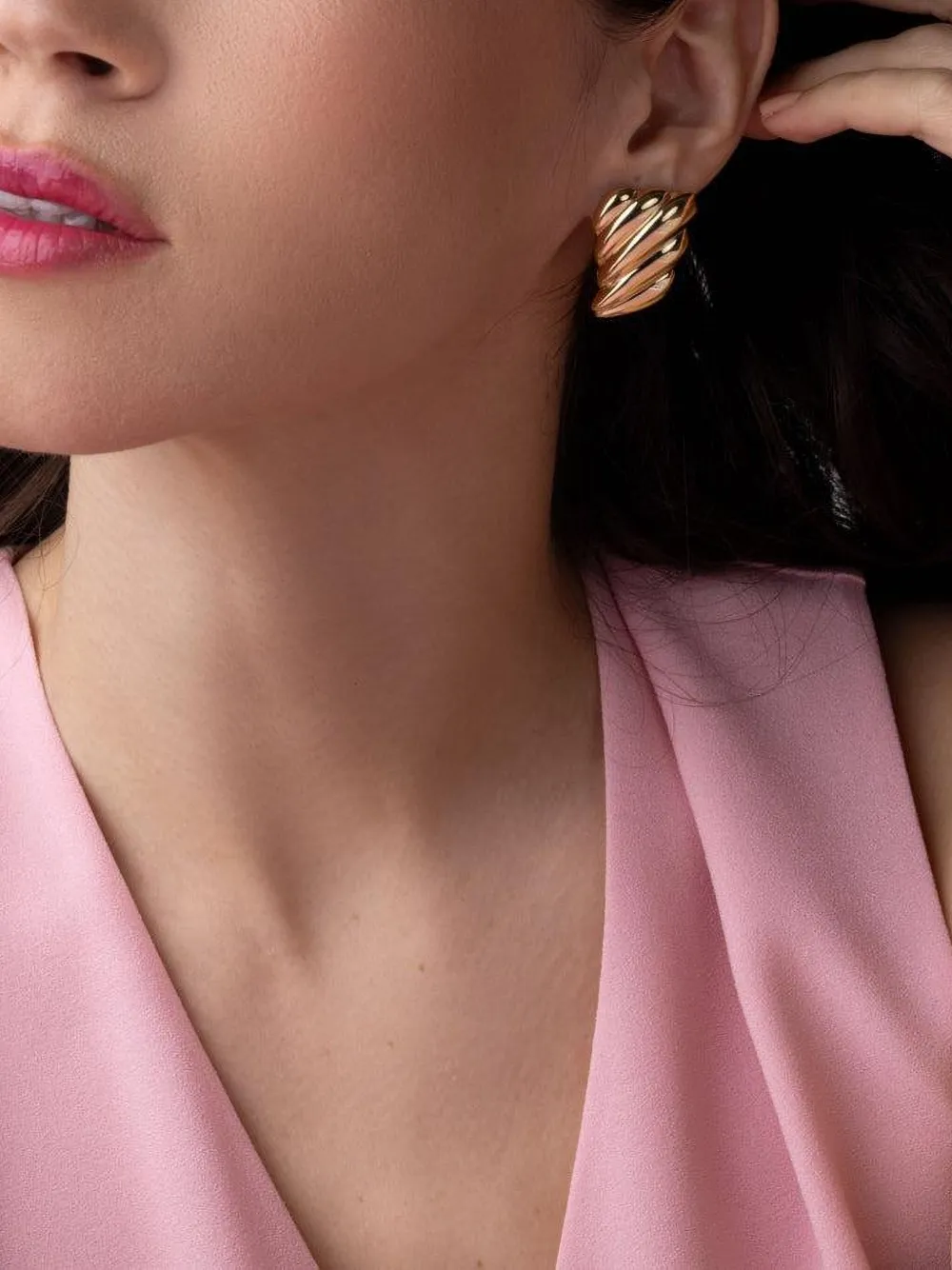 Anita Ko aretes en oro amarillo de 18kt con rosa | Image 2