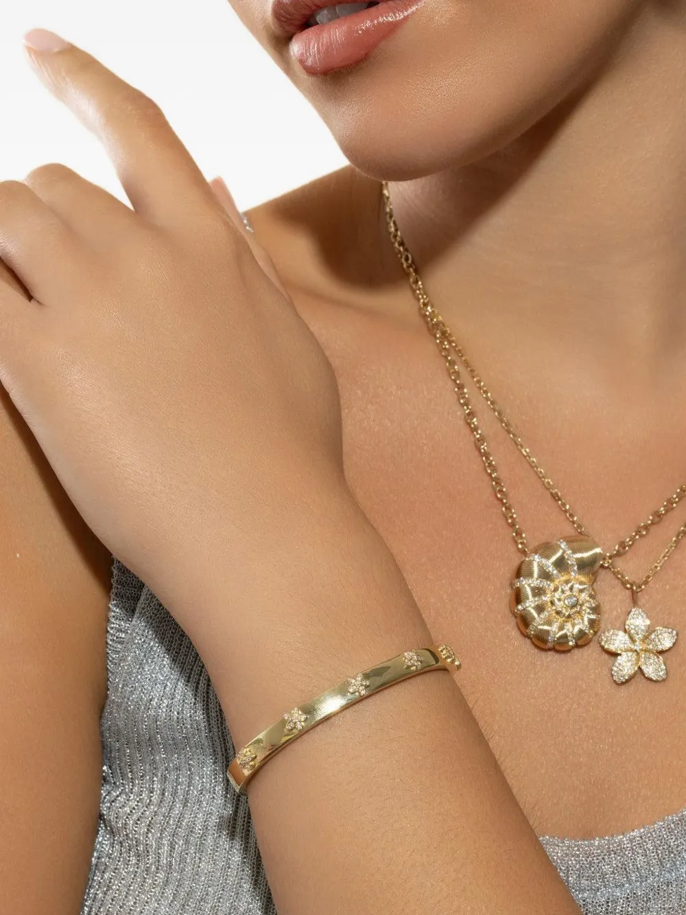 Sydney Evan 14k Yellow Gold Diamond Flower Bangle Bracelet In Gold