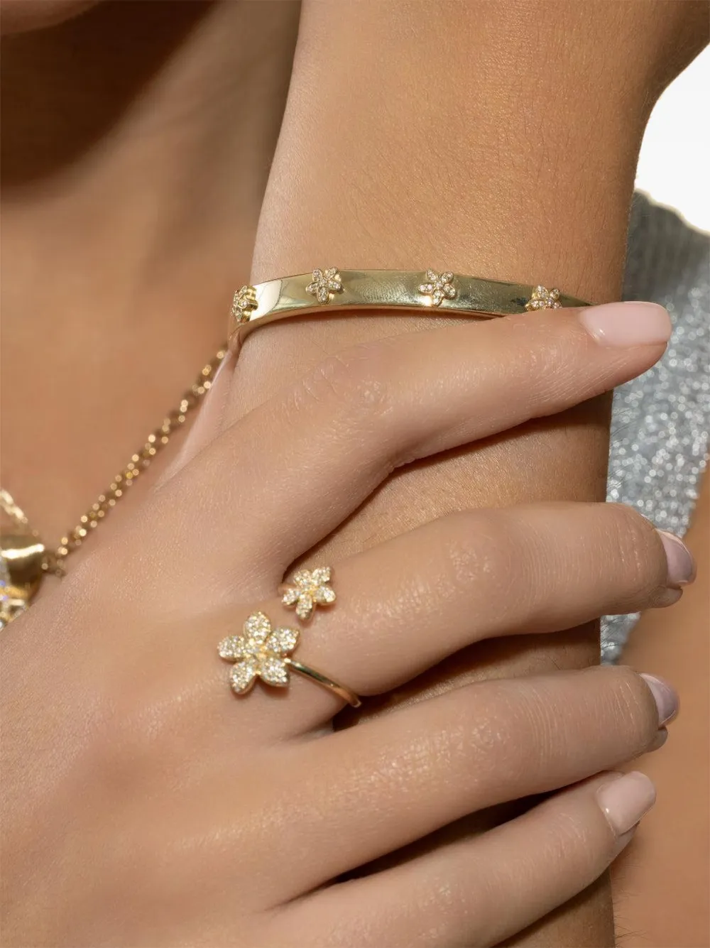 Sydney Evan 14k Yellow Gold Diamond Flower Bangle Bracelet In Gold