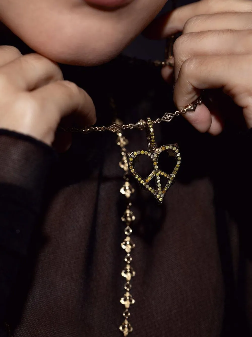 Loree Rodkin 14k Yellow Gold Cross Link Diamond Necklace In Gold