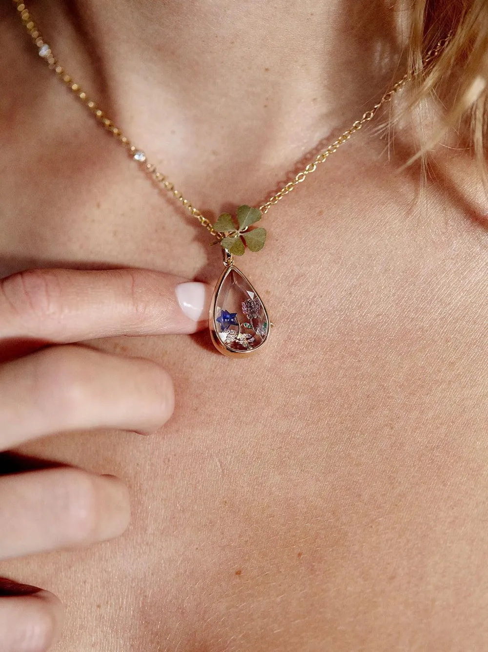 Loquet Sapphire Floral-motif Necklace Charm In Gold