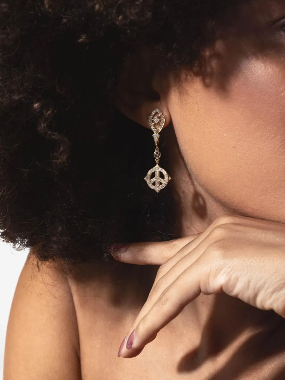 Loree Rodkin 14kt Yellow Gold Peace Diamond Earrings In Gold