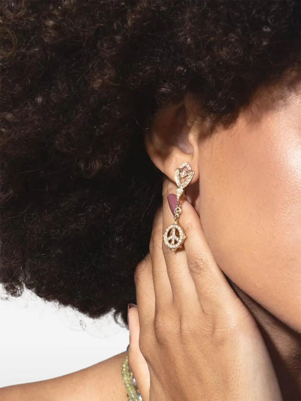 Loree Rodkin 14kt Yellow Gold Peace Diamond Earrings In Gold