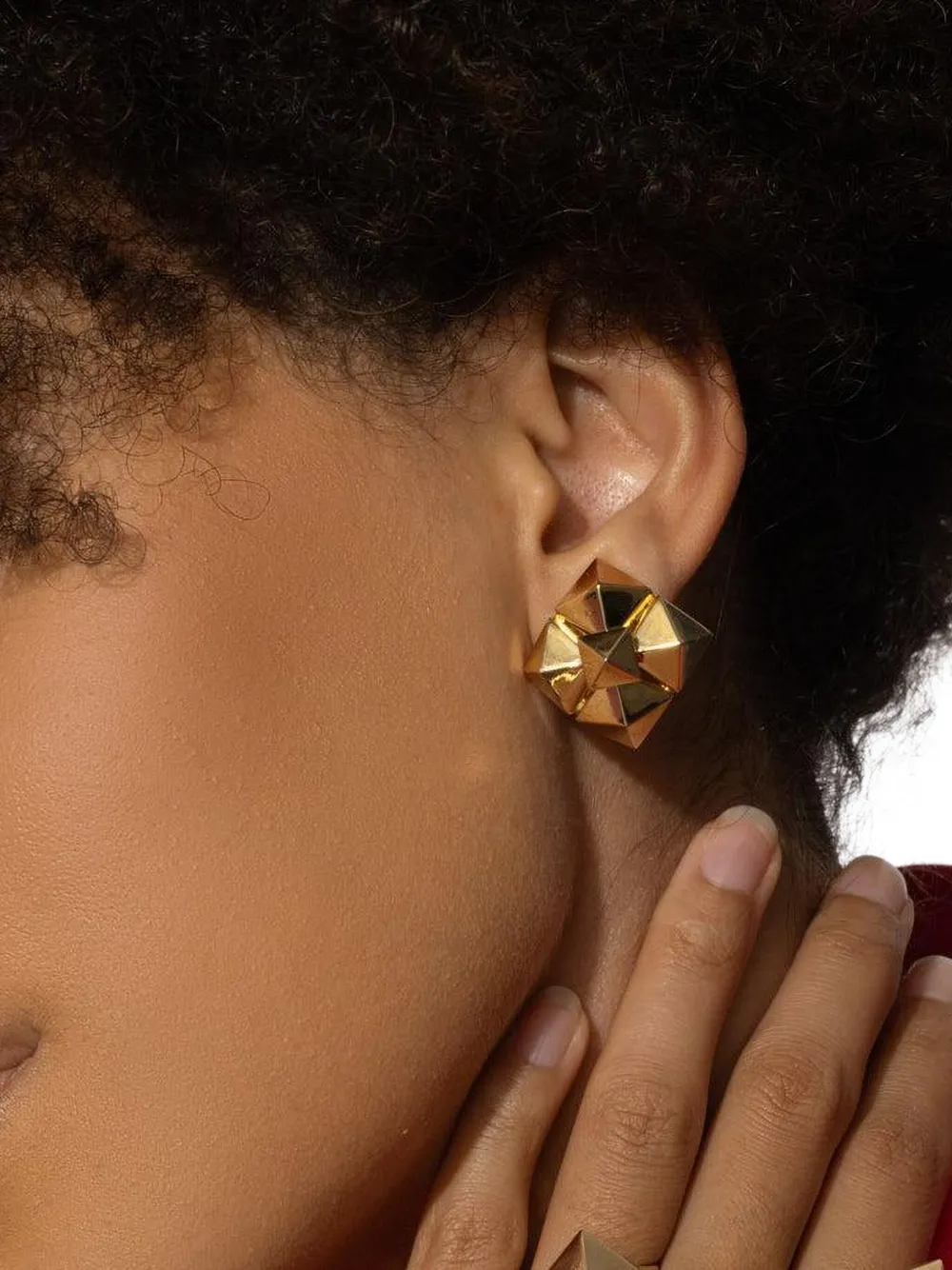  Brooks Brothers 18k Yellow Gold Pyramid Cluster Earrings 