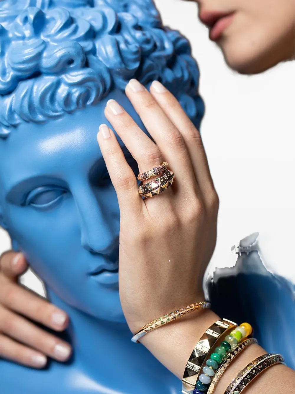 Harwell Godfrey Anello Tailsman in oro giallo 18 carati con pietre