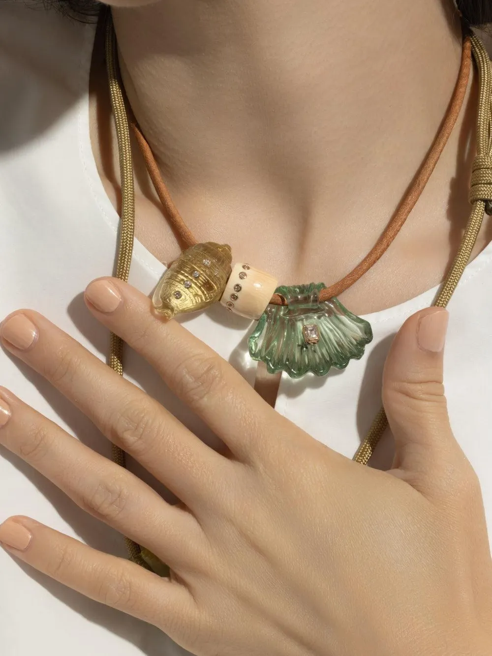 Dezso 18k Rose Gold Shell Charm Necklace In Green