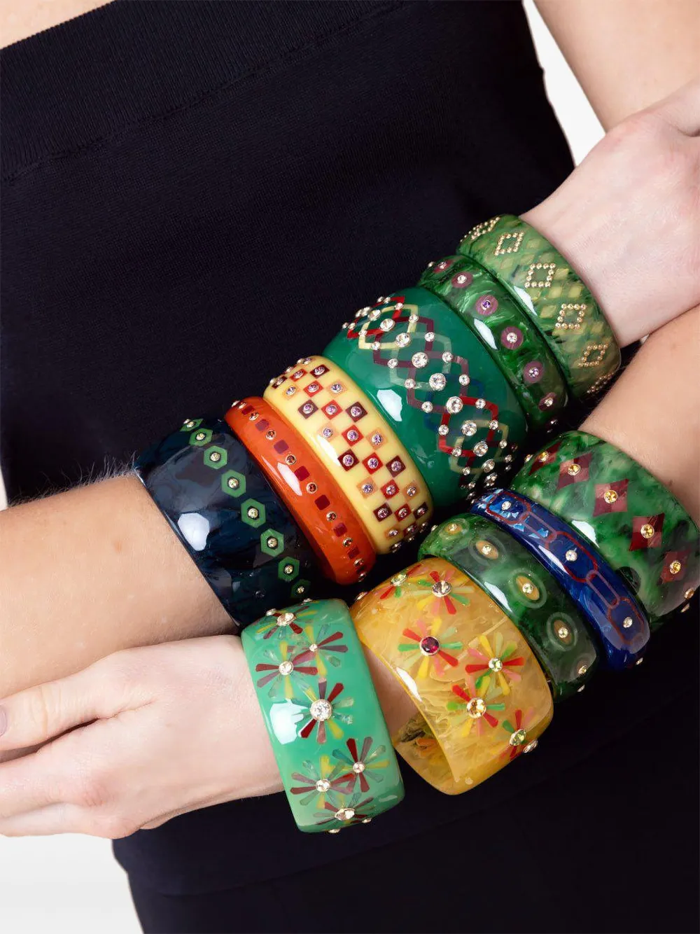 Mark Davis 18k Yellow Gold Multi-stone Bakelite Bangle In Green