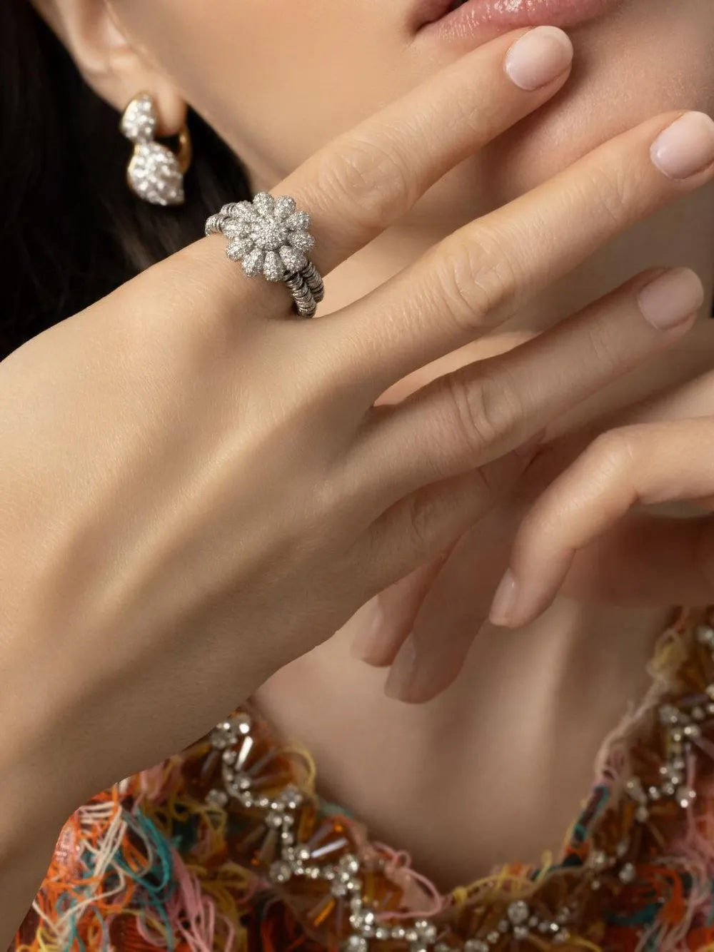 Roberto Demeglio 18k White Gold Diamond Daisy Ring In Silver