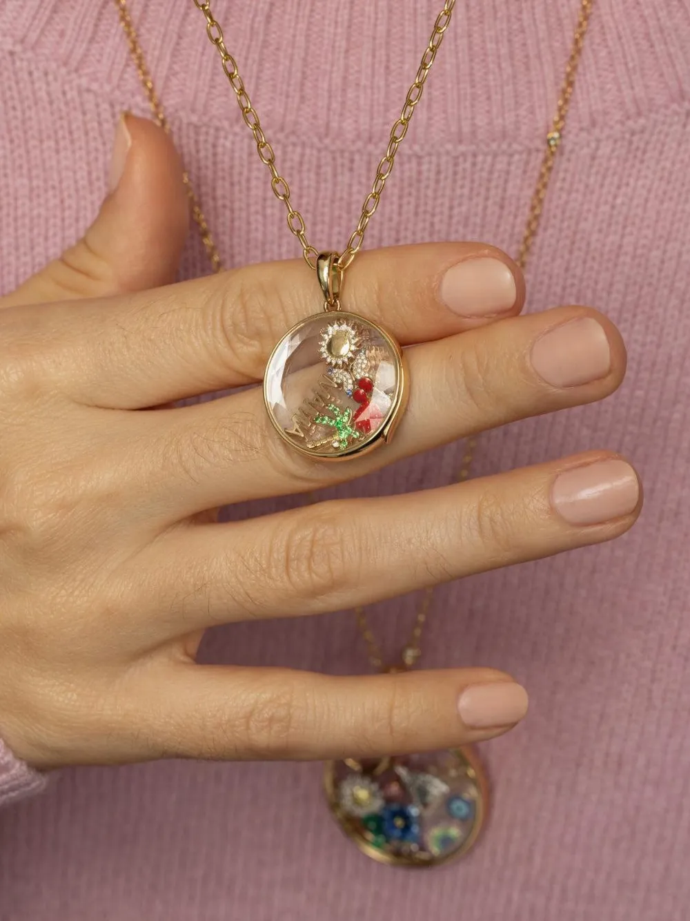 Loquet 18k Yellow Gold Strawberry Charm In Red