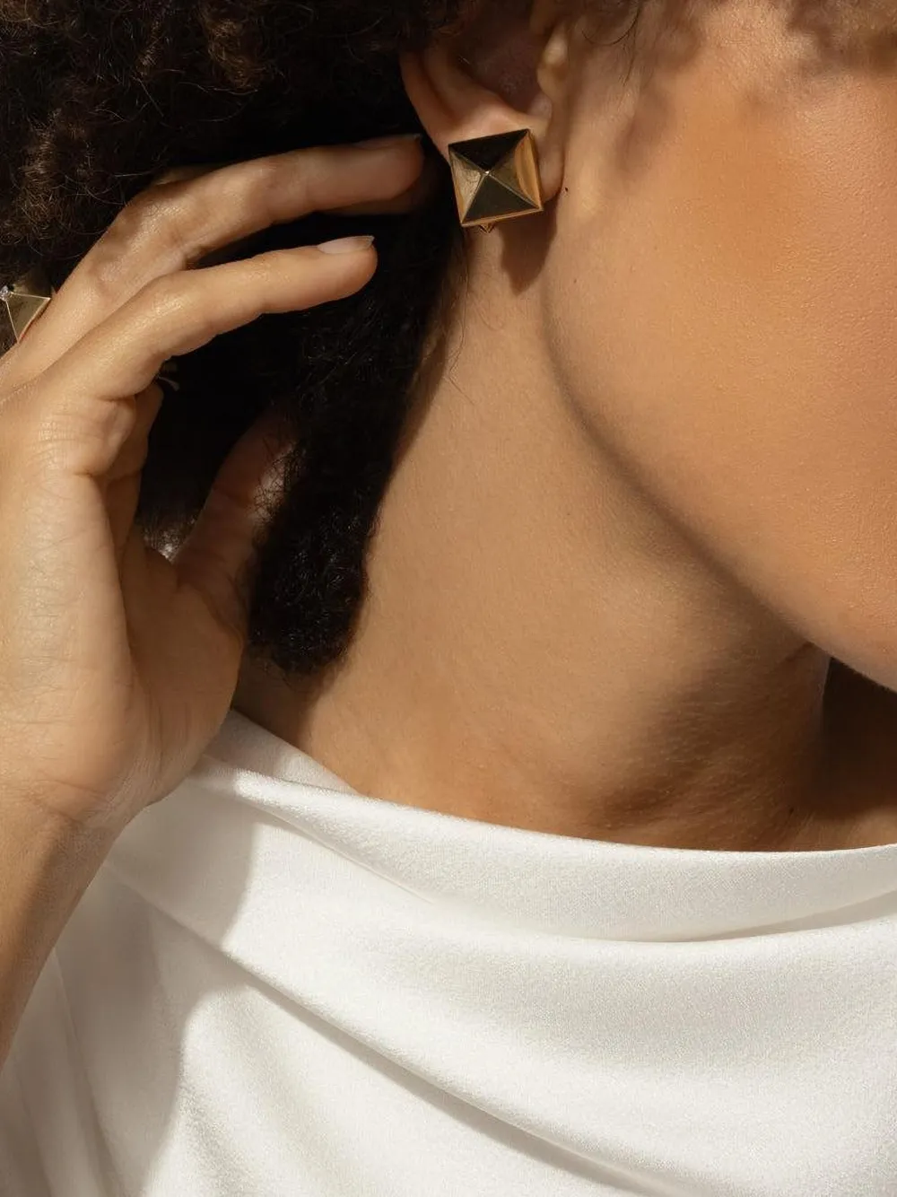 Brooks Brothers aretes Piramide en oro amarillo de 18kt | Image 2