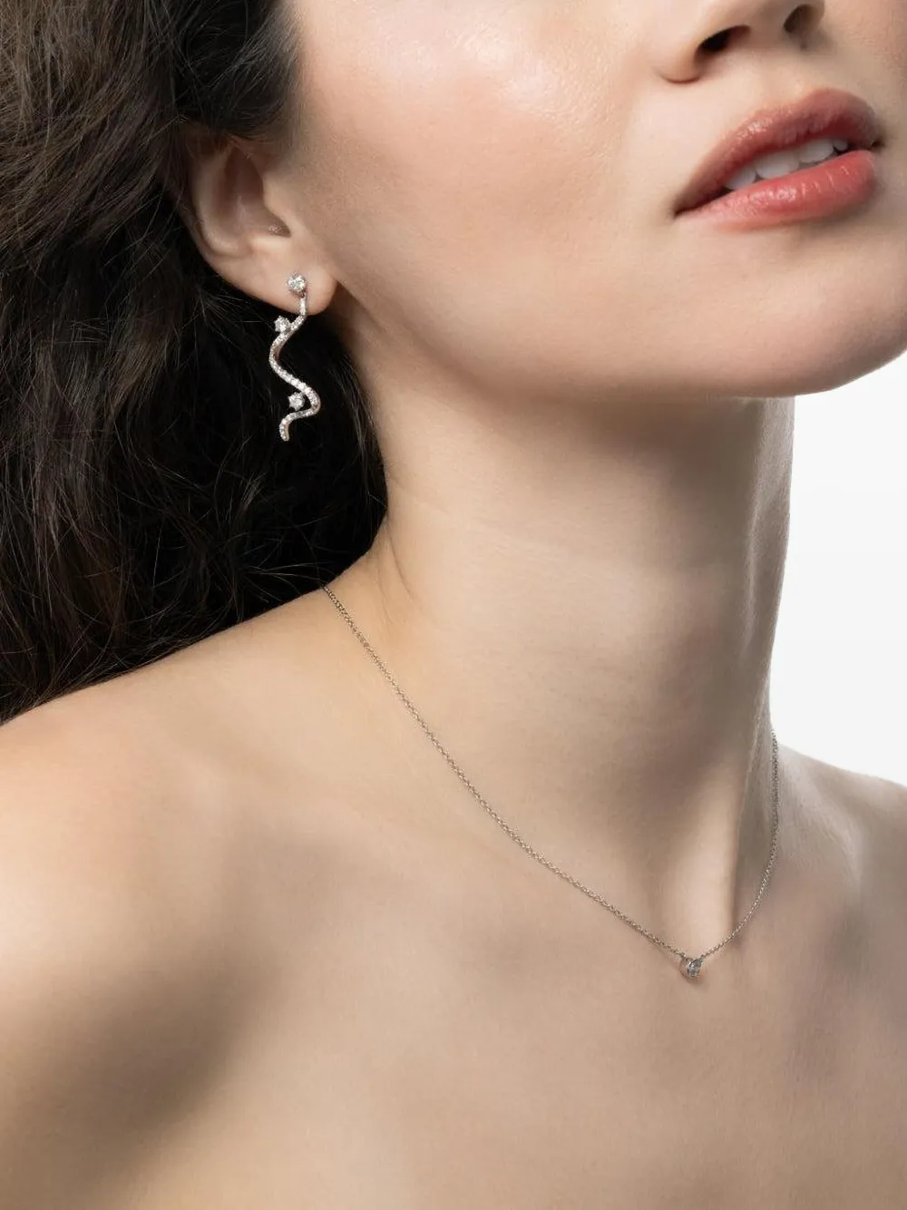 graziela aretes Mega Swirl en oro blanco de 18kt con diamante | Image 2