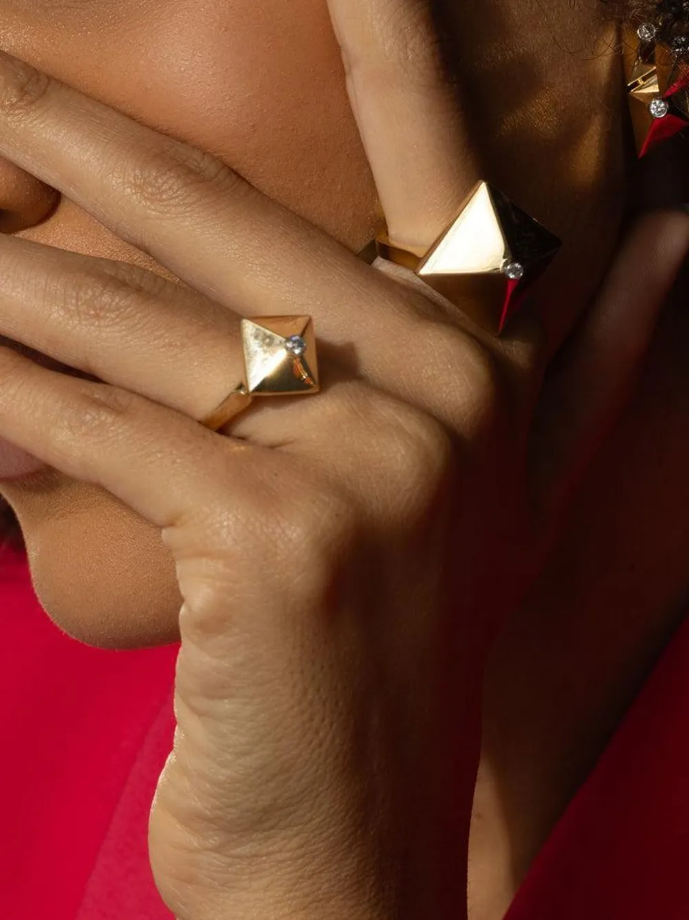 Brooks Brothers 18k Yellow Gold Mini Accent Piramide Diamond Ring In Gold