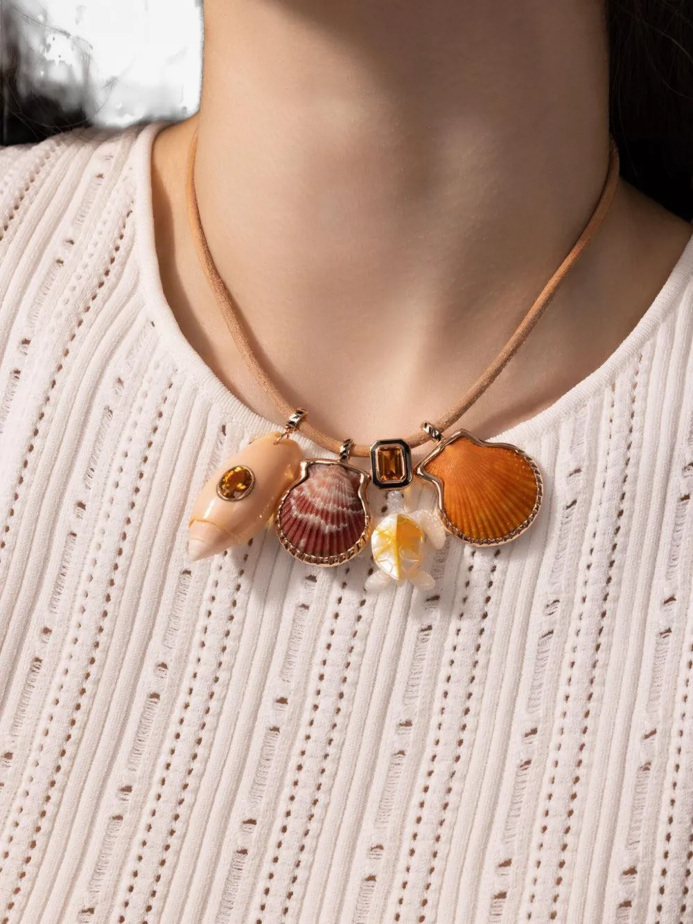 Dezso 18k Rose Gold Enamel Shell Pendant In Brown