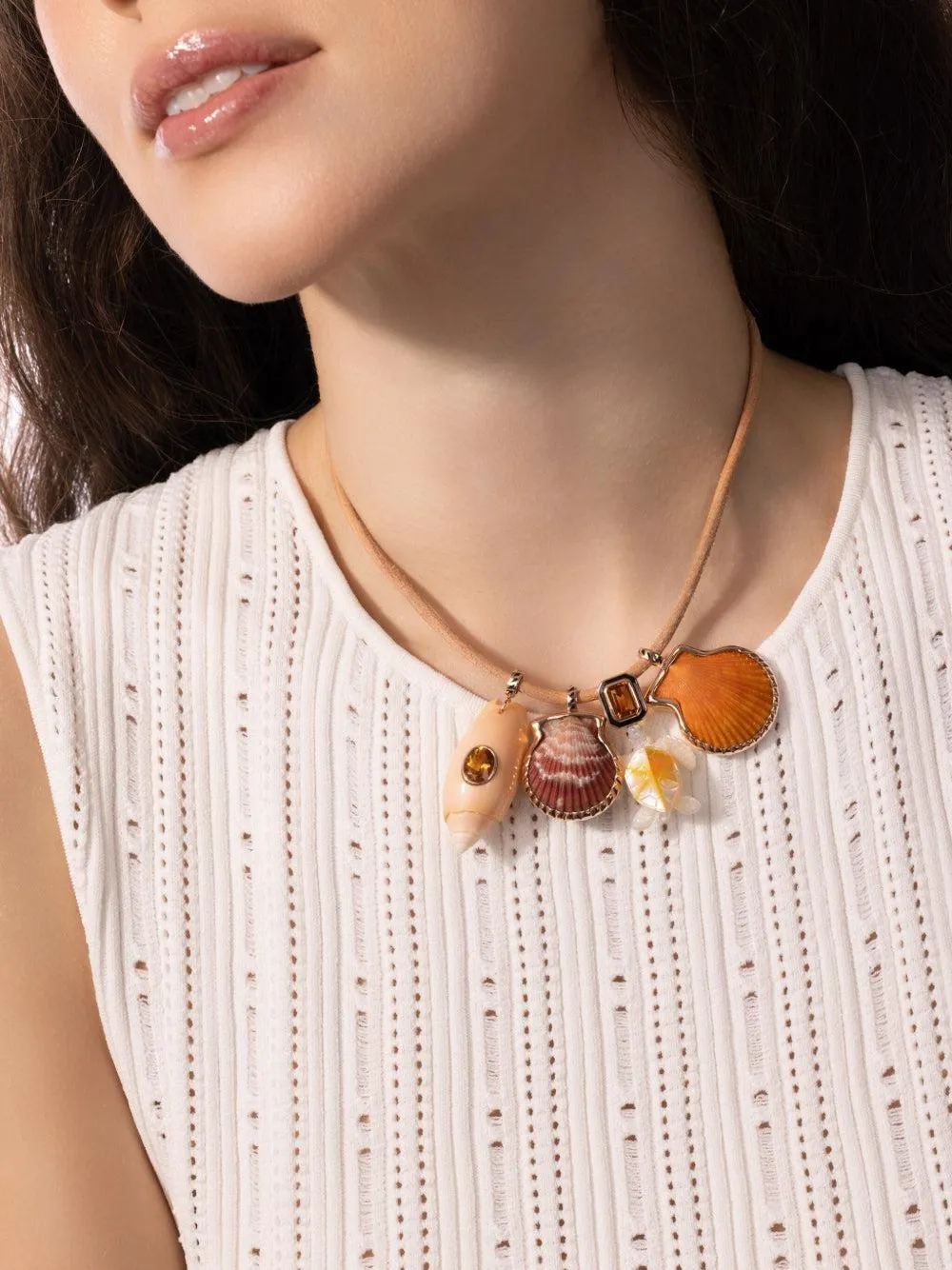 Dezso 18k Rose Gold Enamel Shell Pendant In Brown