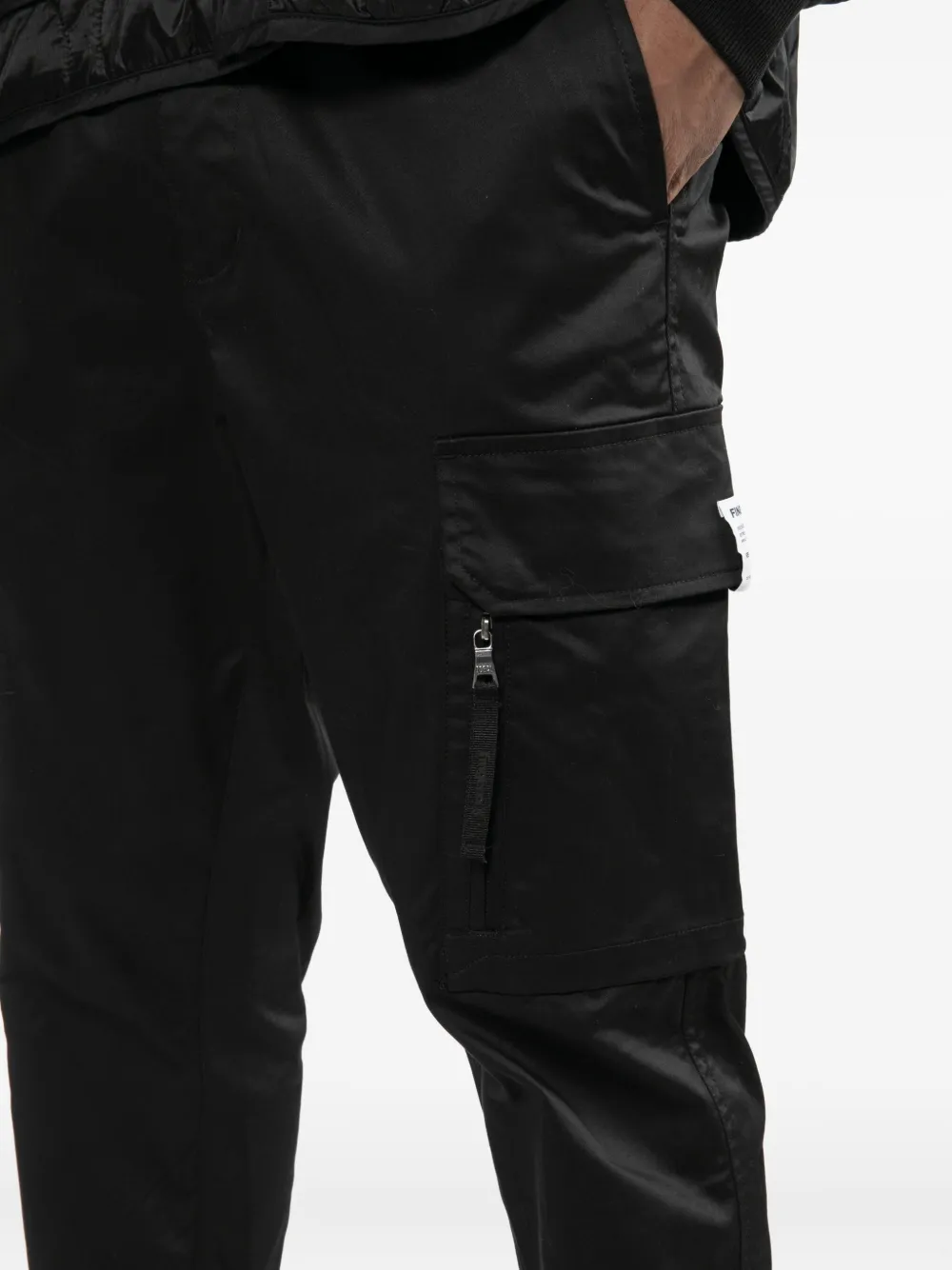 Fingercroxx Logo-patched Cargo Pants In Black