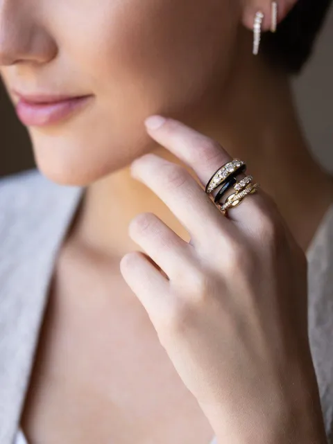 Melissa Kaye Anello Black Lola in oro giallo 18 carati con diamanti