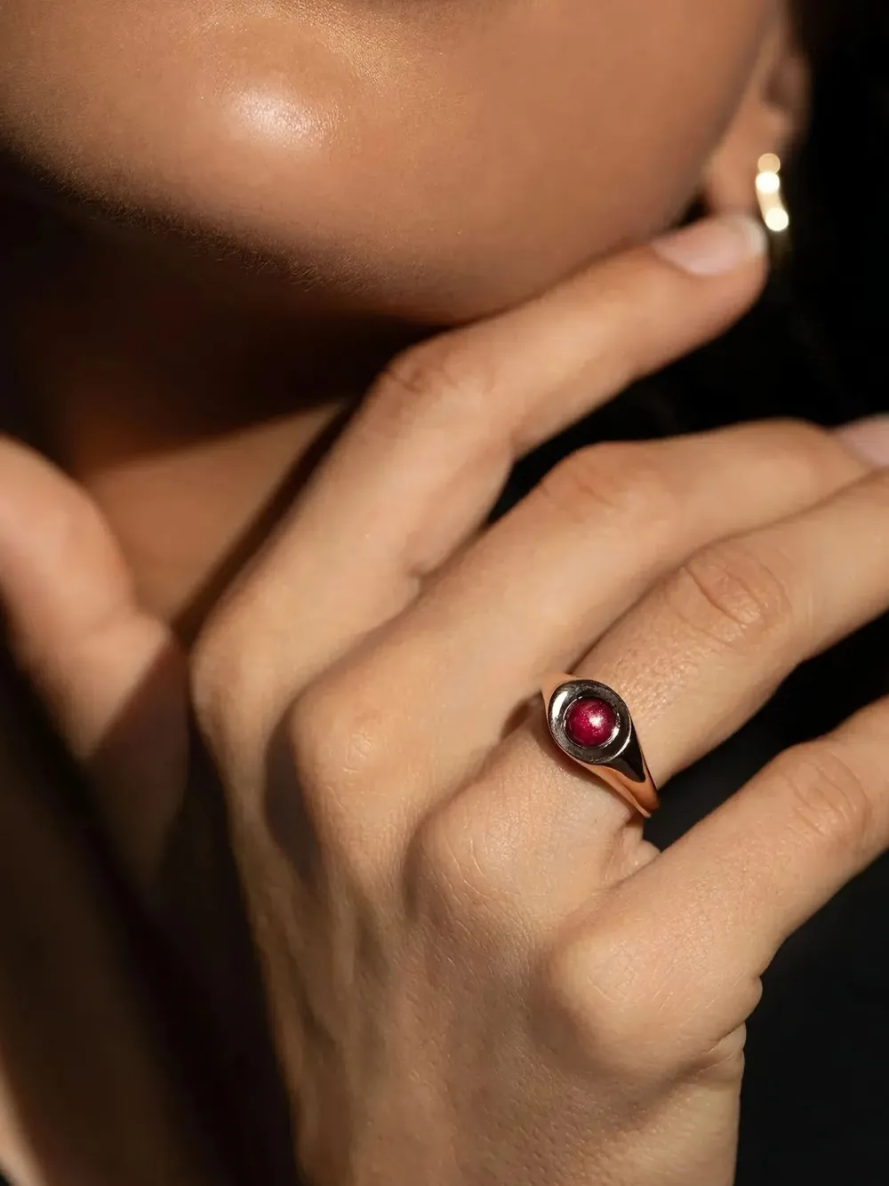 Marla Aaron 18K yellow gold Sphere ruby ring | Image 2