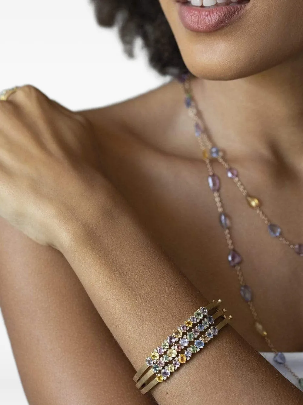 Sutra bracelet jonc en or 18ct à saphirs et diamants | Image 2