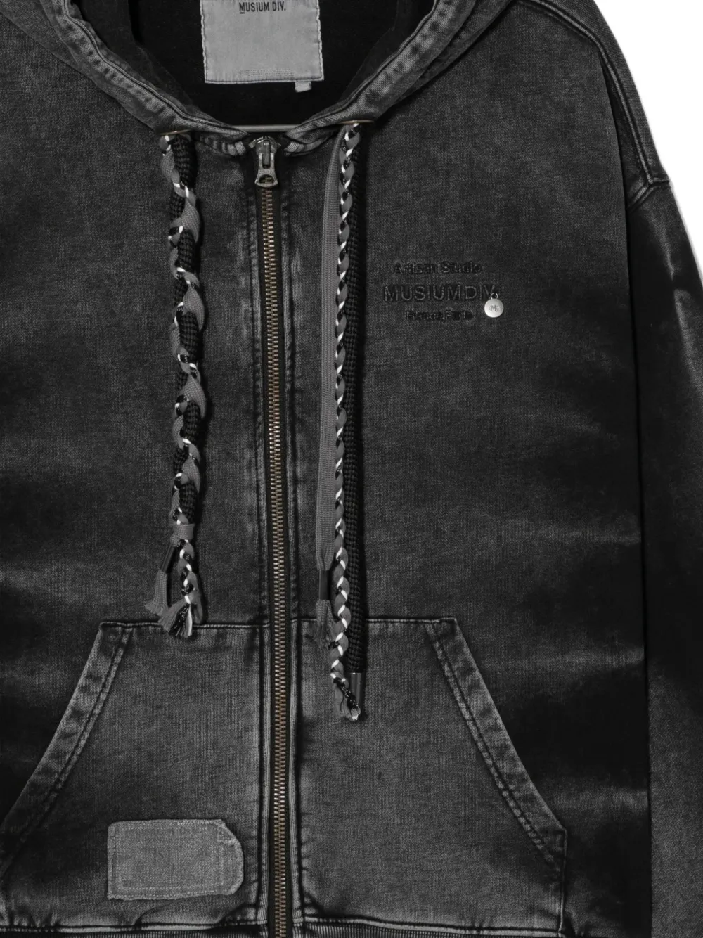 Musium Div. Hoodie met geborduurd logo Zwart