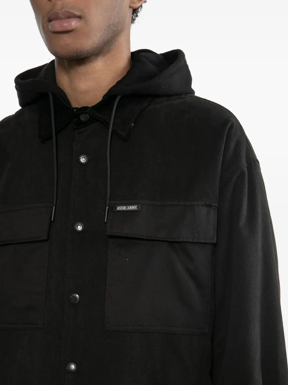 izzue Jack met logopatch Zwart