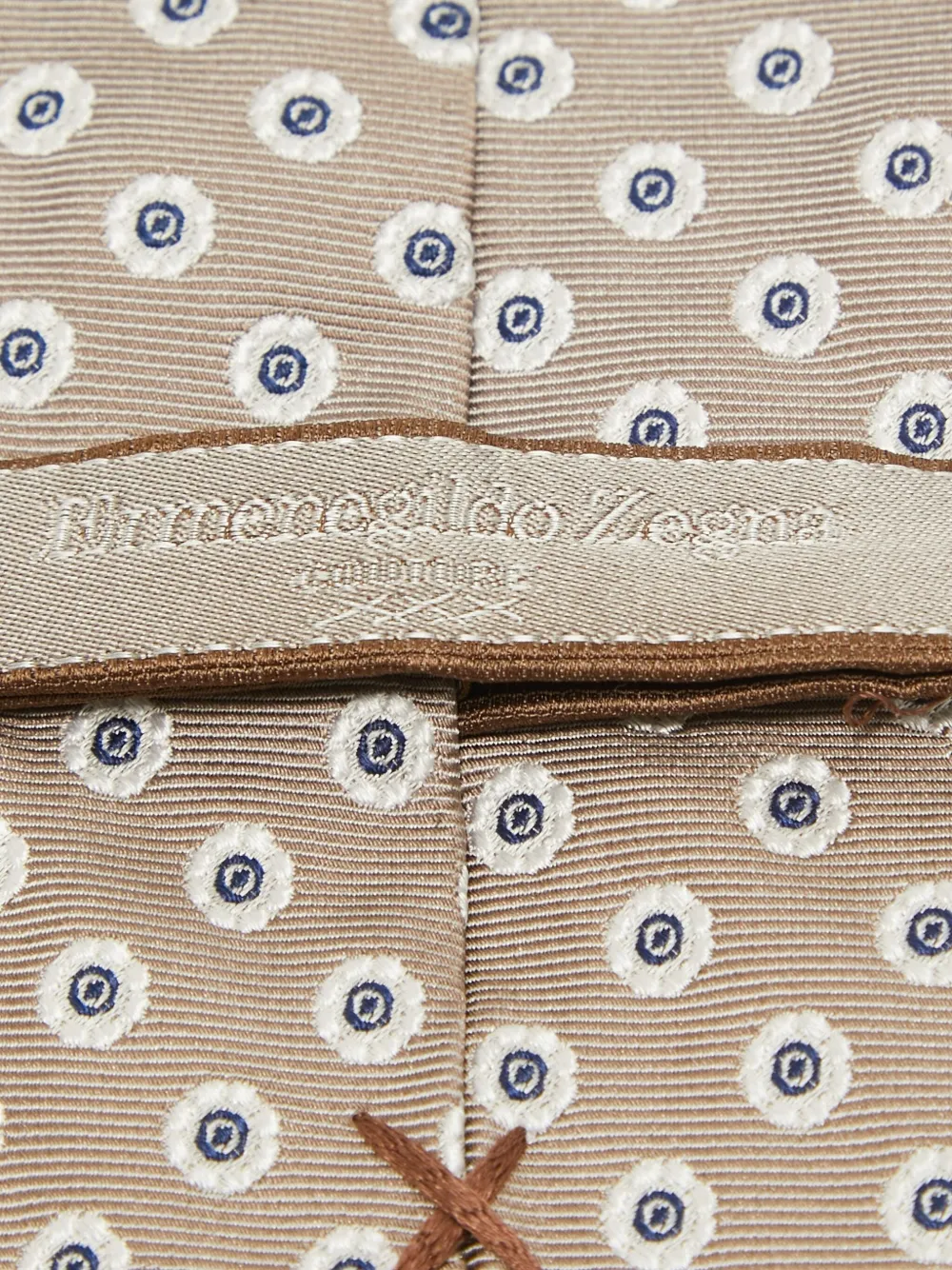 Ermenegildo Zegna Vintage cravate en soie à fleurs | Image 2