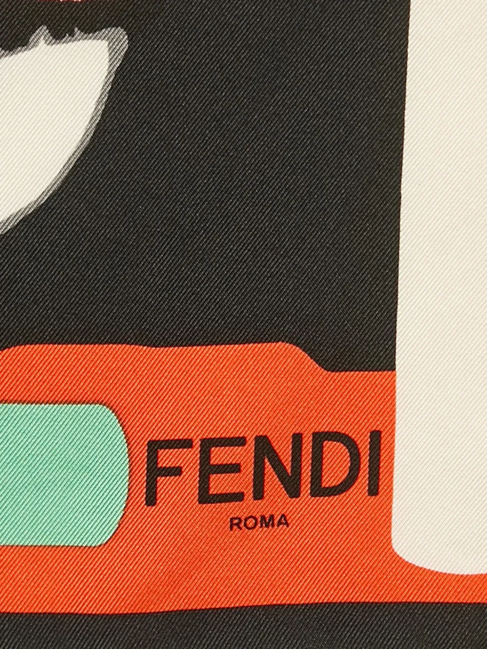 Fendi Pre-Owned mascada de seda con monstruo estampado | Image 2