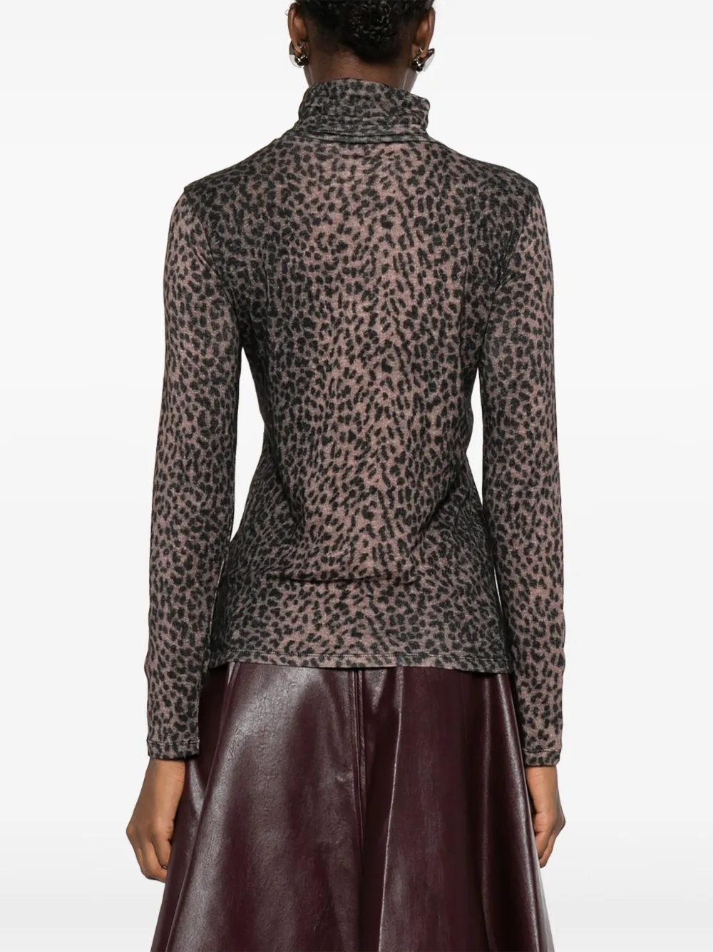 Majestic Fitted Turtleneck Sweater With Black Leopard Print In Black