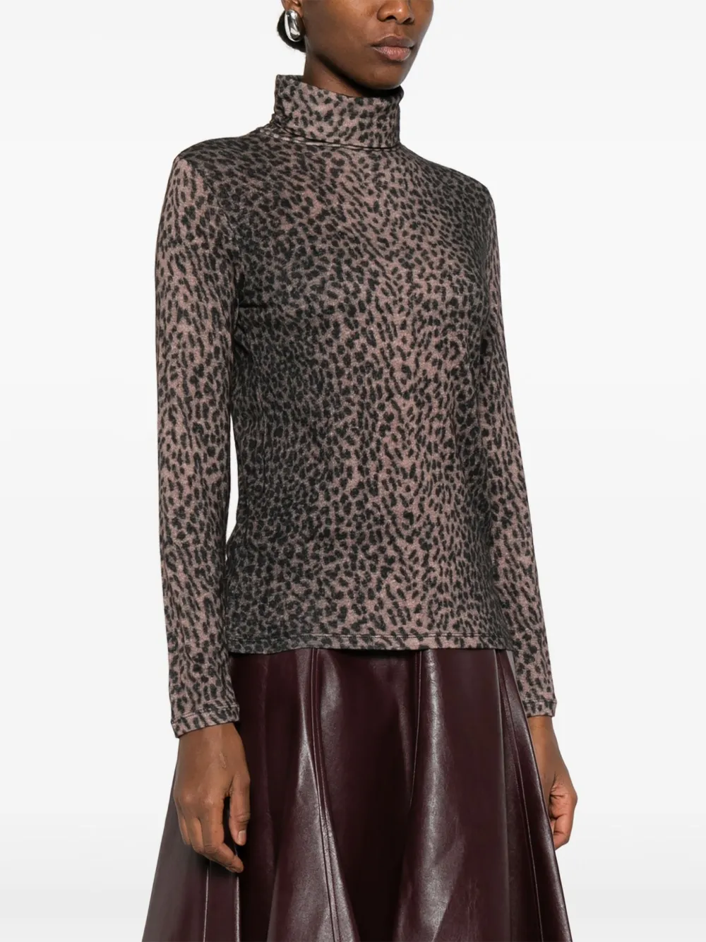 Majestic Fitted Turtleneck Sweater With Black Leopard Print In Black