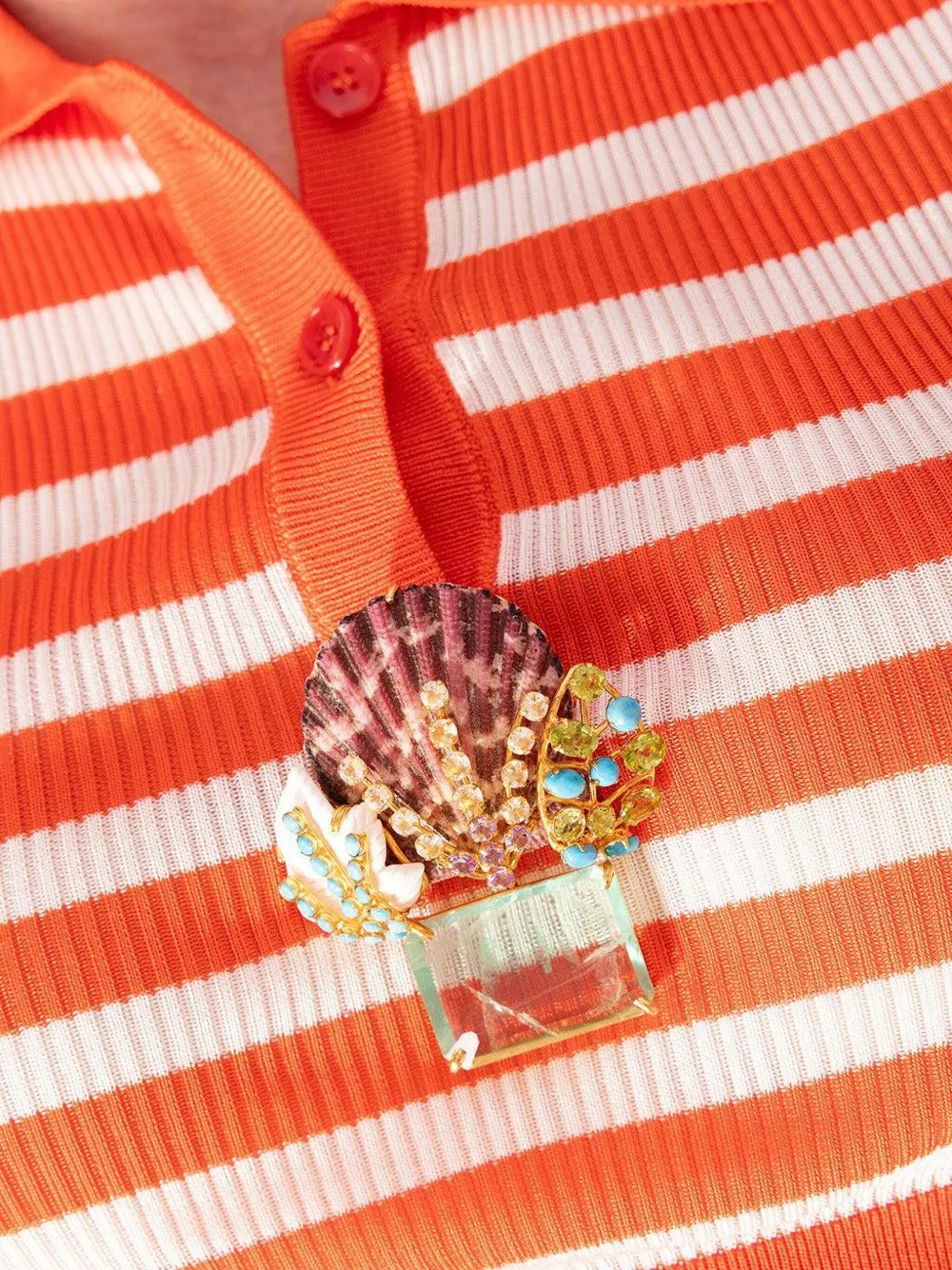 Bounkit Jewelry Shell-shape Crystal-embellishment Brooch In Multi