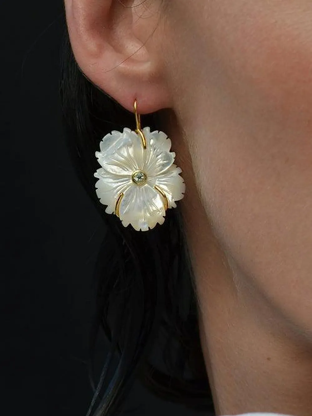 Lizzie Fortunato Oorbellen met gesneden bloemen - Goud