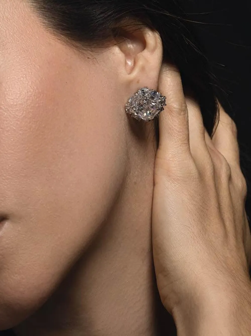 Fantasia by Deserio Kussen geslepen oorbellen met diamant - Wit