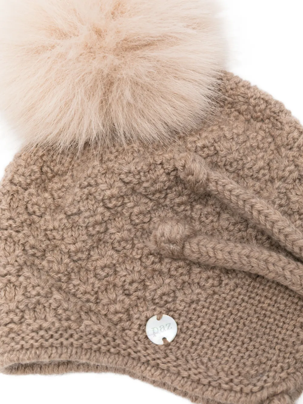 Paz Rodriguez Kabelgebreide muts met pompon MARRON