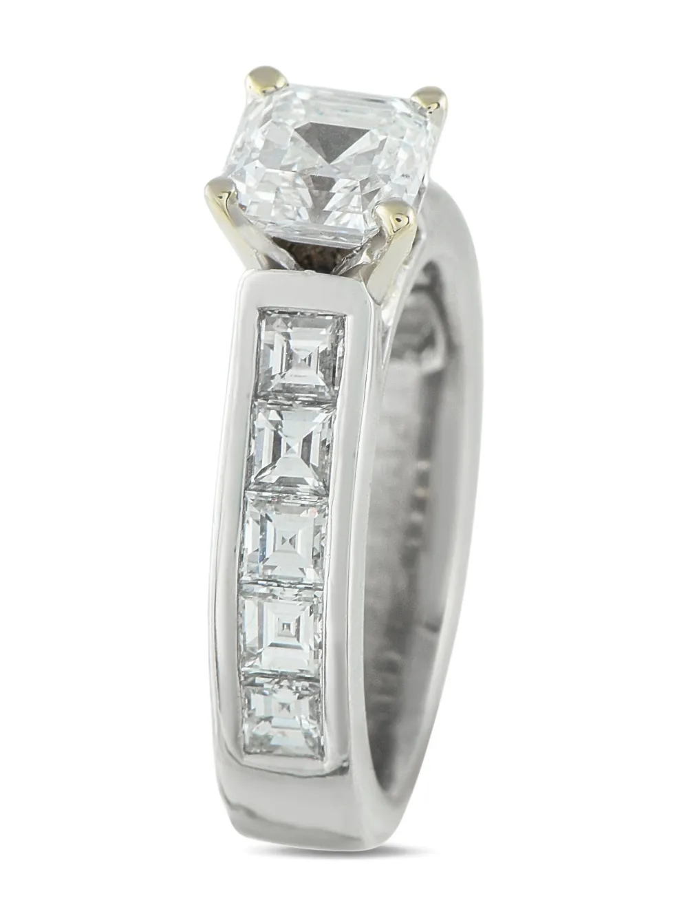 LB Exclusive platinum diamond ring | Image 2