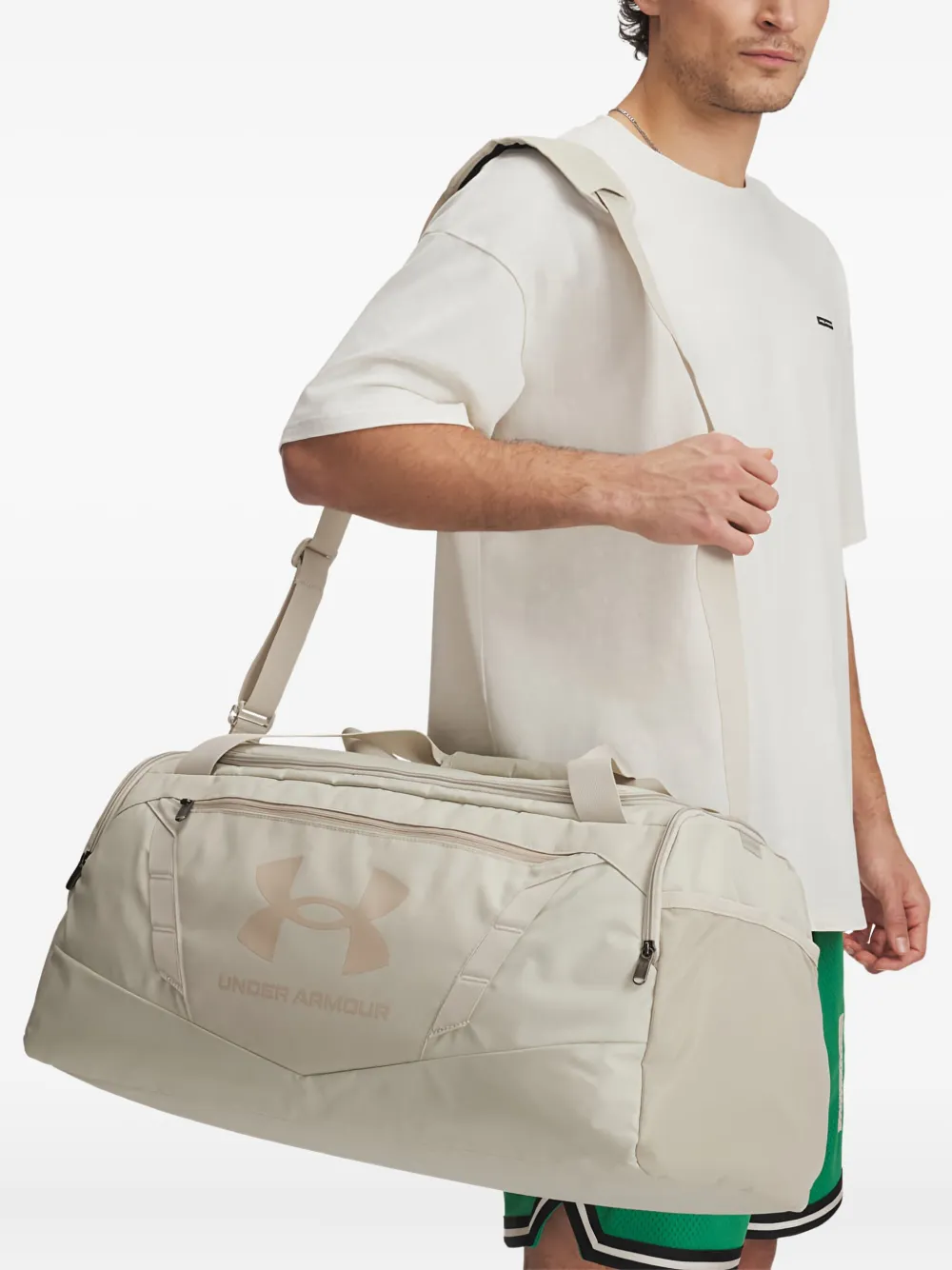Under Armour Duffeltas met logo-reliëf en schouderband Beige