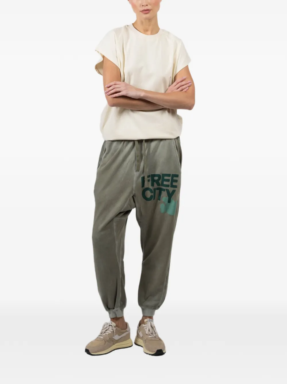 FreeCity Drawstring graphic trousers - Groen