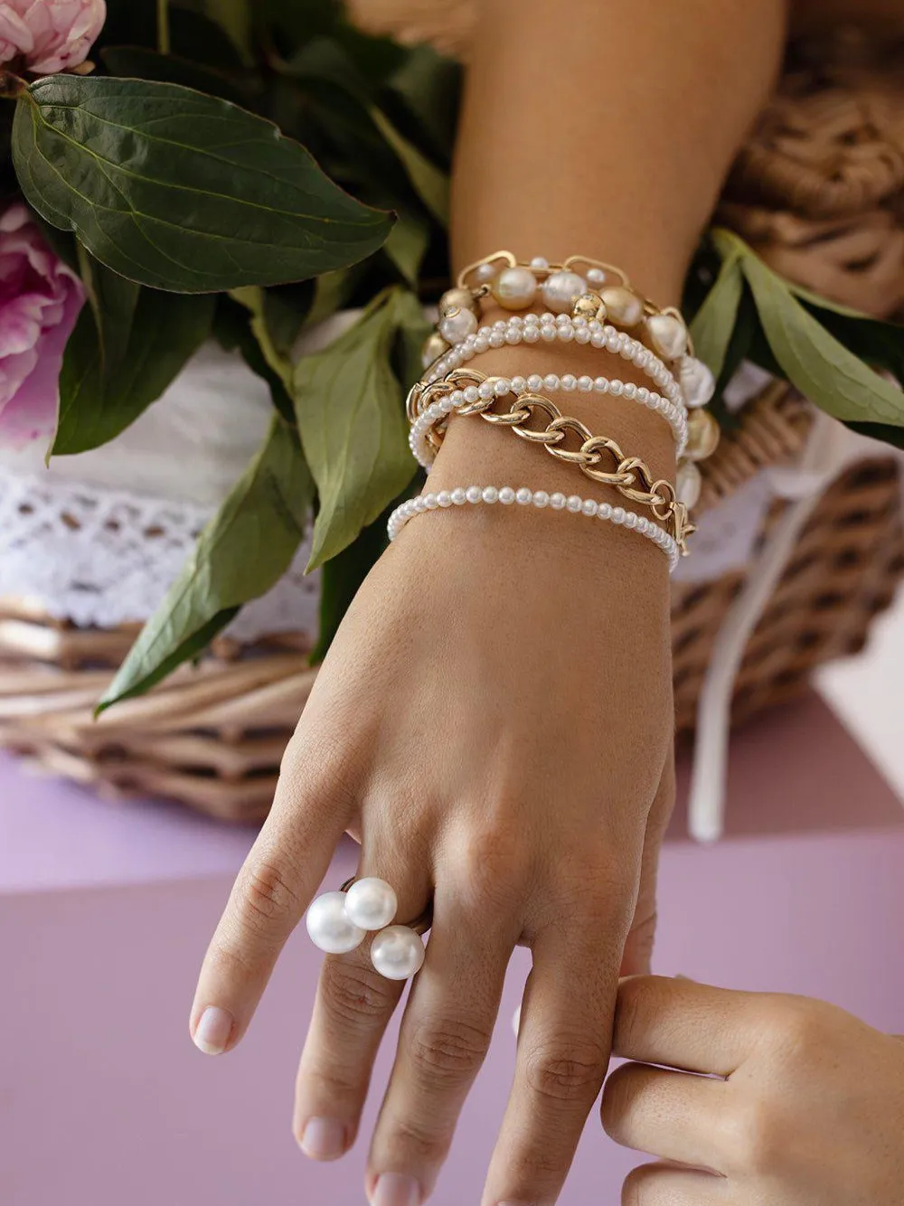 Baggins 14k Yellow Gold Baby Ayoka Pearl Bracelet In White
