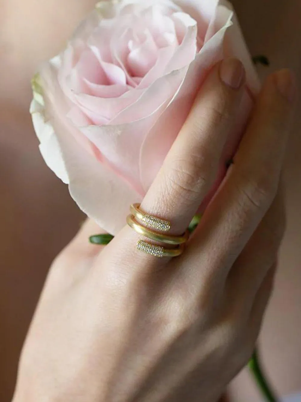 Leigh Maxwell 18k Yellow Gold Amani Spring Diamond Ring In Gold