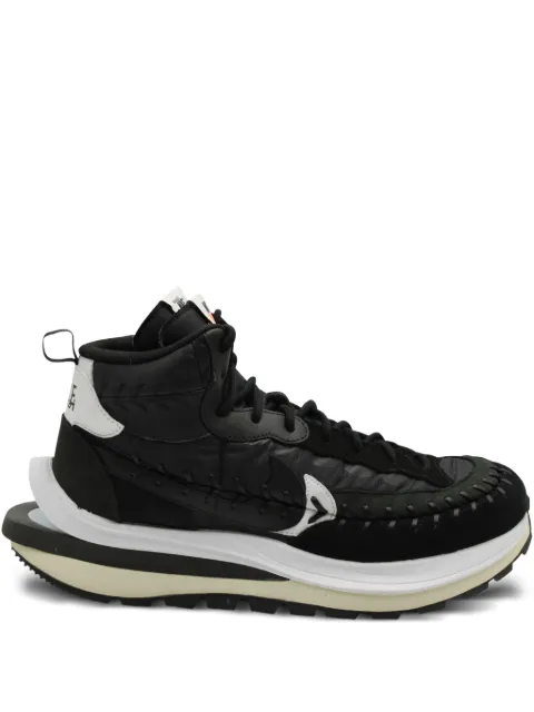 NIKE x SACAI سنيكر بأجزاء مخيوطة x Jean Paul Gaultier x VaporWaffle